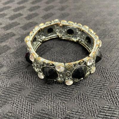 Fashion bracelet