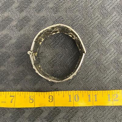 Floral bracelet