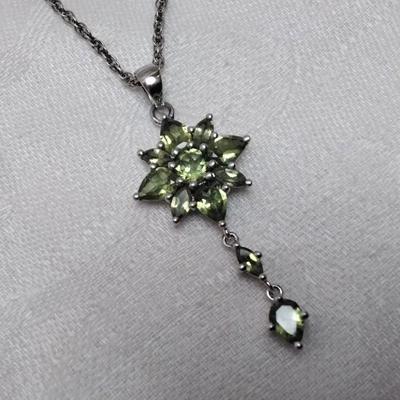 Vintage Peridot Drop 925 19" Necklace