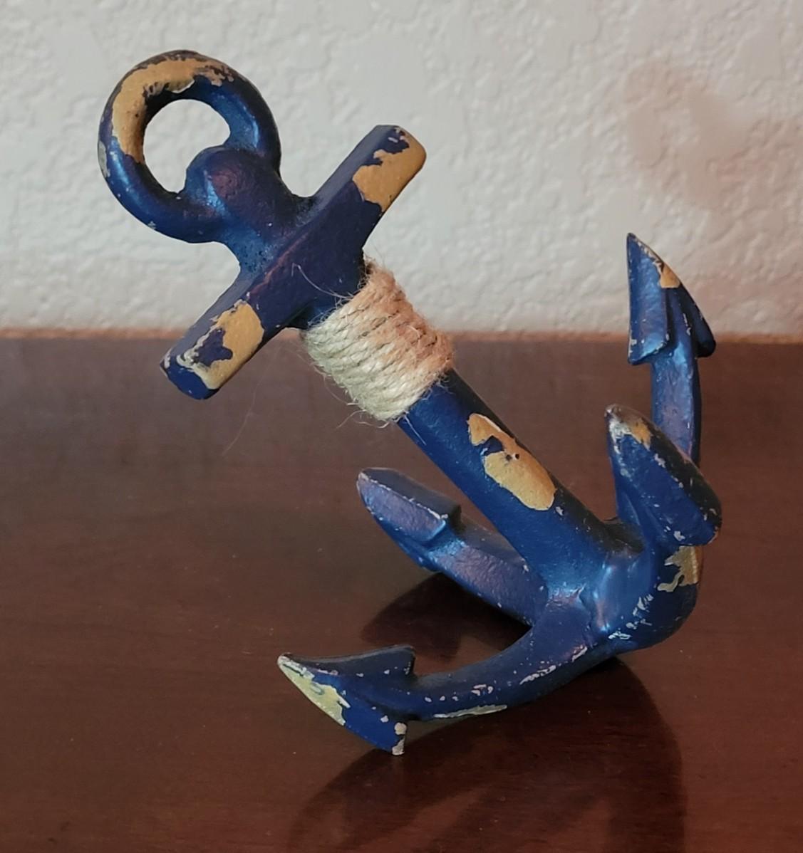 L149 L149: Vintage Blue Anchor Decor | EstateSales.org