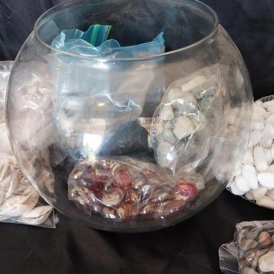 DECROTIVE ROCKS AND SEASHELLS
