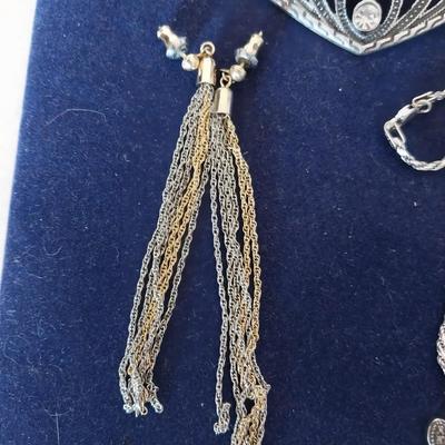 FASHION SILVER TONE JEWELRY