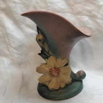 1942 Roseville Pottery Peony Cornucopia Vase, Shape 171-8, Coral Pink