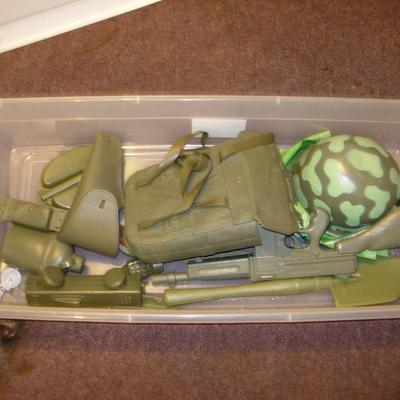 Louis Marx Vintage army solder toy set.