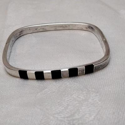 Unique Black Onyx Inset In 2" Rounded Square Bracelet