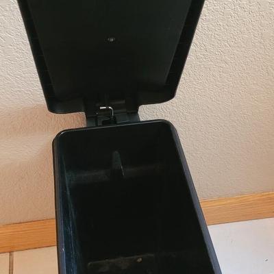 Simple Human Trash Can