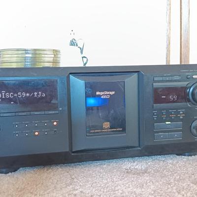 SONY 400 DISC DVD PLAYER WITH DVD MOVIES