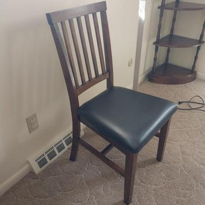 NICE WOODEN CHAIR WITH PADDED SEAT AND ADJUSTIBLE FLOOR LAMP