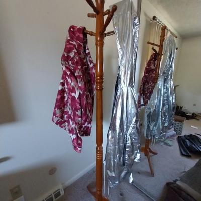 WOODEN COAT RACK AND PRESTON & YORK LADIES LEATHER JACKET