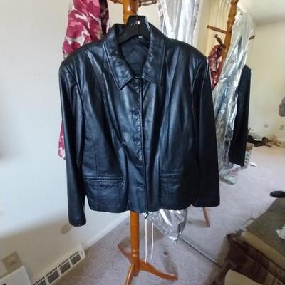 WOODEN COAT RACK AND PRESTON & YORK LADIES LEATHER JACKET