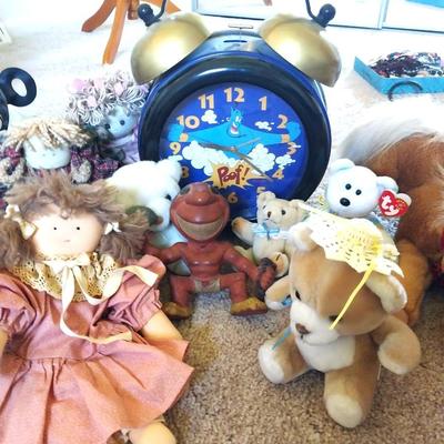VINTAGE COMICS-CHARLIE BROWN BOOKS-PLUSH DOLLS & BEARS-MORE
