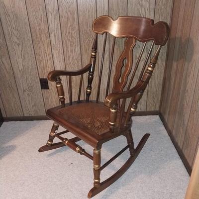 WOODEN ROCKING CHAIR WITH CAIN SEAT