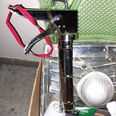 LARGE VARIETY OF PAINTING ITEMS