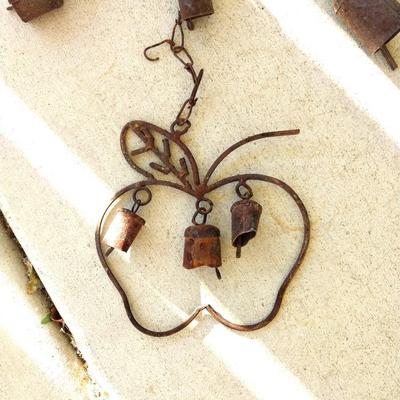 RUSTIC YARD ART