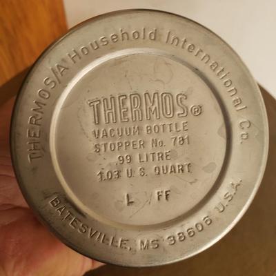 Is thermos hot cold vintage clean