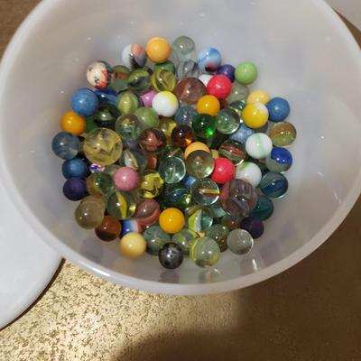 Marble lot with white milk glass bowl