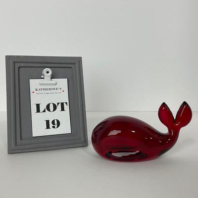 -19- VIKING | Ruby Red Glass Whale