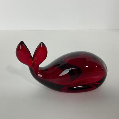 -19- VIKING | Ruby Red Glass Whale