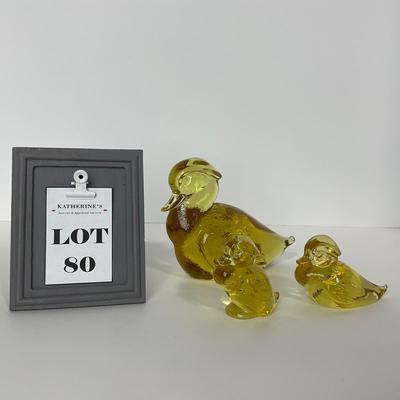 -80- HEISEY | By Imperial Sunshine Yellow Momma Wood Duck & Ducklings | Marked