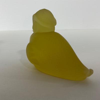 -81- HEISEY | By Imperial Frosted Sunshine Yellow Wood Ducklings