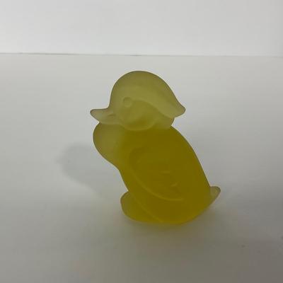 -81- HEISEY | By Imperial Frosted Sunshine Yellow Wood Ducklings