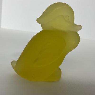 -81- HEISEY | By Imperial Frosted Sunshine Yellow Wood Ducklings