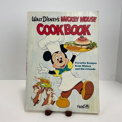 -13- BOOK | Vintage Walt Disneys Mickey Mouse Cookbook