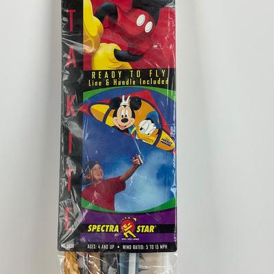 -31- COLLECTIBLE | Mickey Mouse Kites In Package