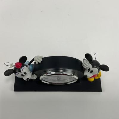 -34- CLOCK | Mickey Mouse & Minnie Mouse Deck Clock