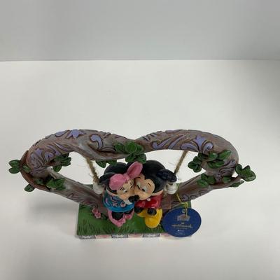 -47- ENESCO | Jim Shore â€œSweethearts In Swingâ€ Figure