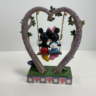-47- ENESCO | Jim Shore â€œSweethearts In Swingâ€ Figure