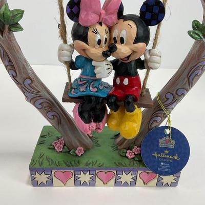 -47- ENESCO | Jim Shore â€œSweethearts In Swingâ€ Figure