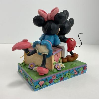 -48- ENESCO | Jim Shore â€œKissing Boothâ€ Figure