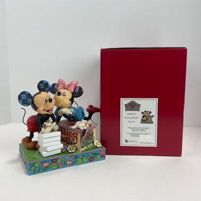 -48- ENESCO | Jim Shore â€œKissing Boothâ€ Figure