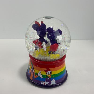 -50- COLLECTIBLE | Mickeys Rainbow Snow Globe