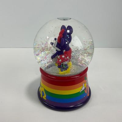 -50- COLLECTIBLE | Mickeys Rainbow Snow Globe