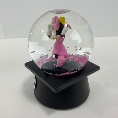 -52- COLLECTIBLE | 2020 Minnie Mouse Graduation Music Snow Globe