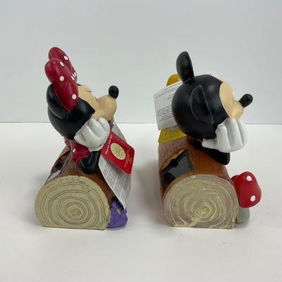 -55- COLLECTIBLE | Mickey & Minnie Mouse Solar Garden Statutes