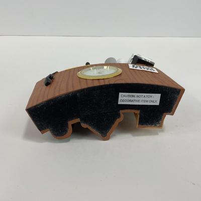 -57- CLOCK | Disney World Mickey Mouse Sleeping Wood Desk Clock
