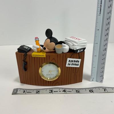 -57- CLOCK | Disney World Mickey Mouse Sleeping Wood Desk Clock