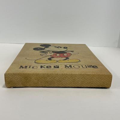-64- COLLECTIBLE | Mickey & Minnie Mouse Canvas Art