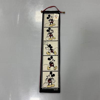 -66- DECOR | Mickey Mouse Tapestry