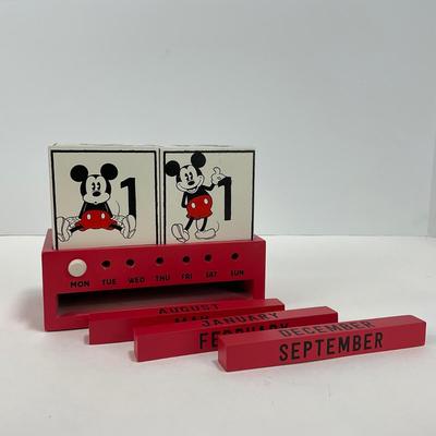 -68- COLLECTIBLE | Mickey Mouse Adjustable Perpetual Calendar