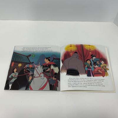 -69- COLLECTIBLE | Disney Reading Material