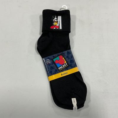 -70- COLLECTIBLE | Classic Mickey Mouse Shirt & Socks