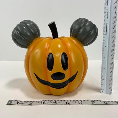 -71- COLLECTIBLE | Kohls Mickey Mouse Figure