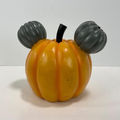 -71- COLLECTIBLE | Kohls Mickey Mouse Figure