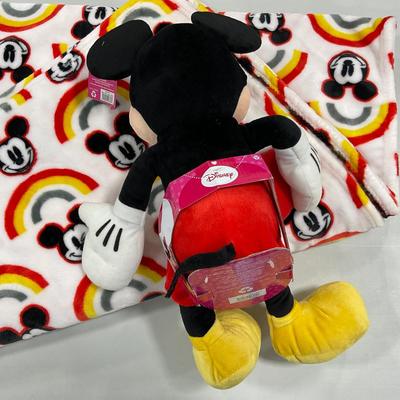 -77- HALLMARK | Mickey Mouse Blanket & Love Mickey Plush
