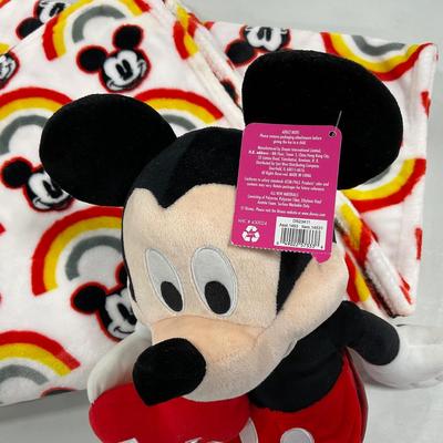 -77- HALLMARK | Mickey Mouse Blanket & Love Mickey Plush