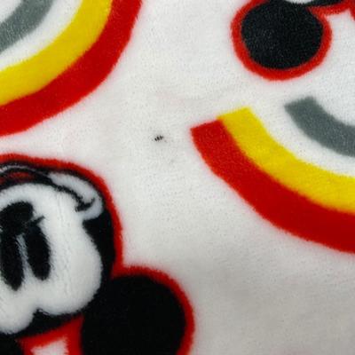 -77- HALLMARK | Mickey Mouse Blanket & Love Mickey Plush
